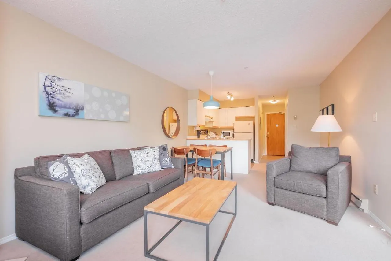 Wildwood Lodge By Outpost Whistler 0*,