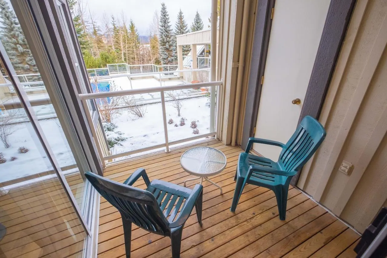 Wildwood Lodge By Outpost Whistler 0*,
