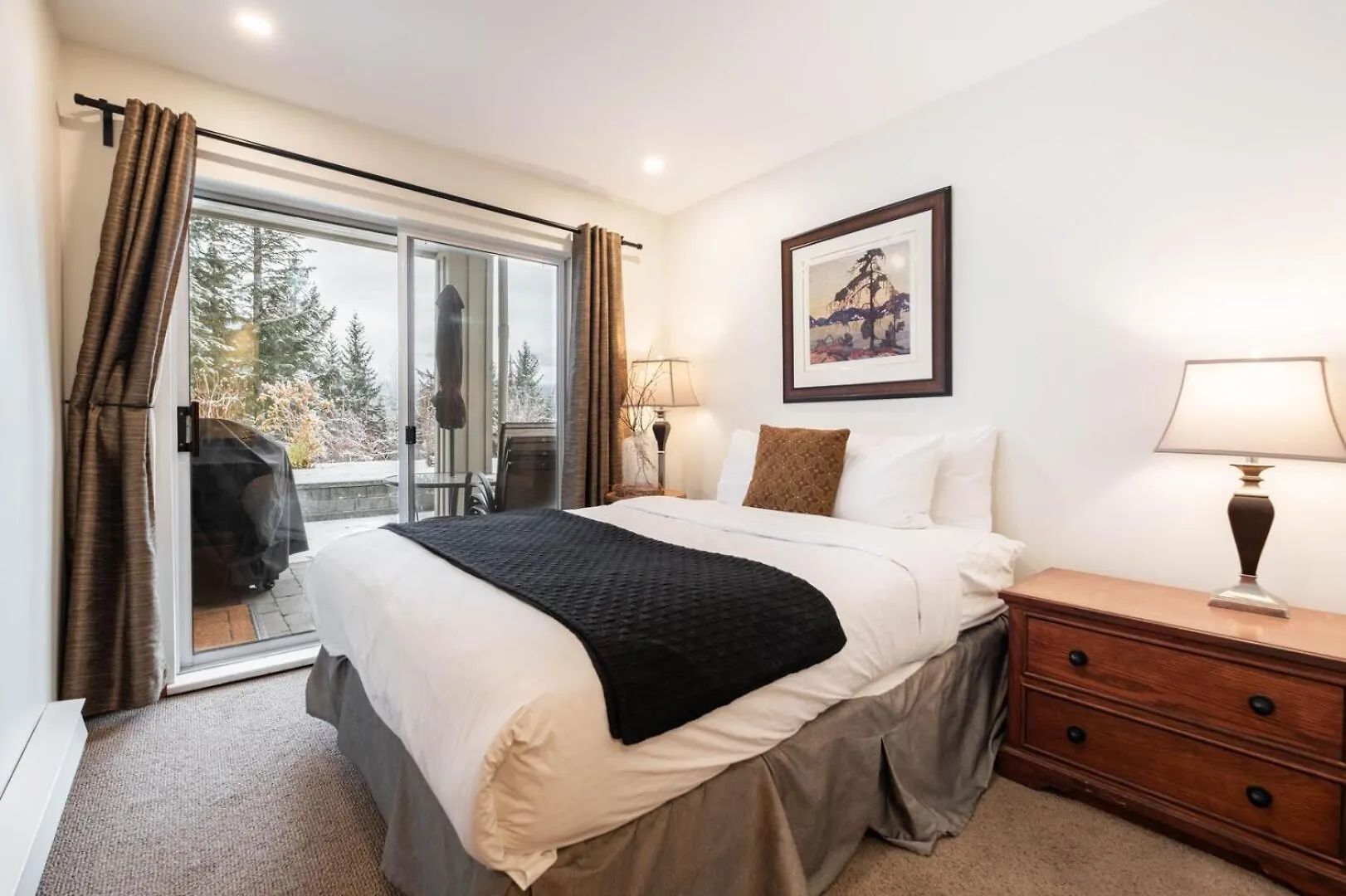 Wildwood Lodge By Outpost Whistler Canada