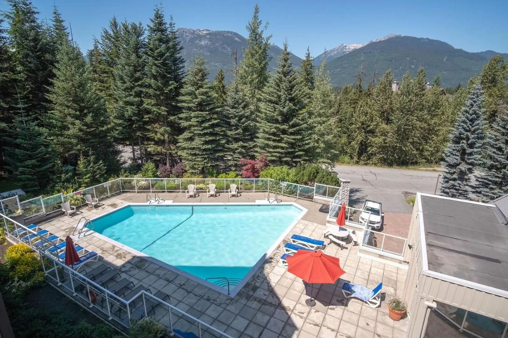 Wildwood Lodge By Outpost Whistler Canada
