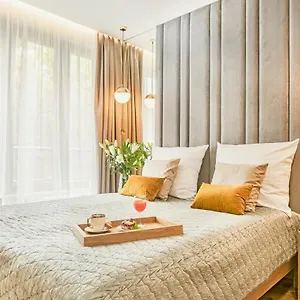 https://golden-queen-apartments-old-town.krakowhotelspoland.com